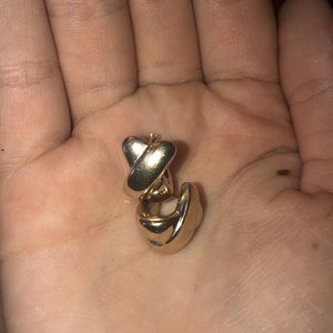 14k gold real criss cross hoop earrings real!